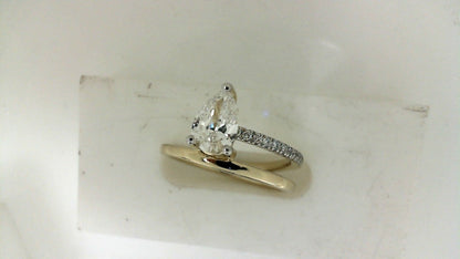 Yellow Gold Pear Lab Diamond Ring