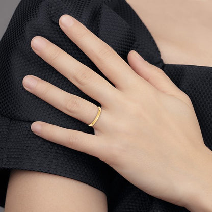 Yellow Gold Knife Edge Wedding Band