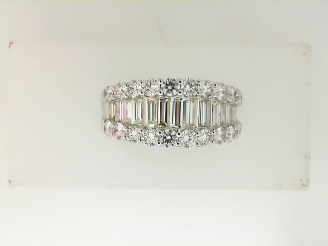 White Gold Round and Baguette Diamond Ring