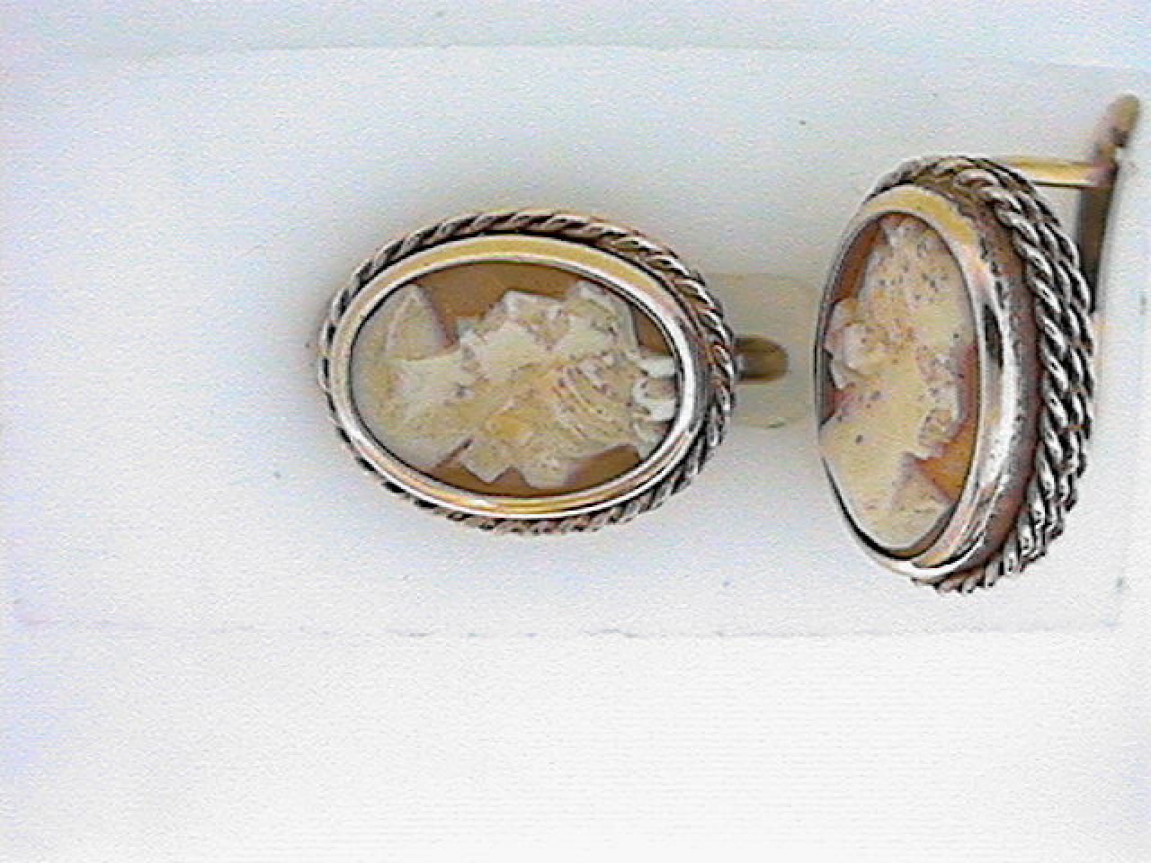 Vintage Yellow Gold Cameo Earrings with Rope Edge Design