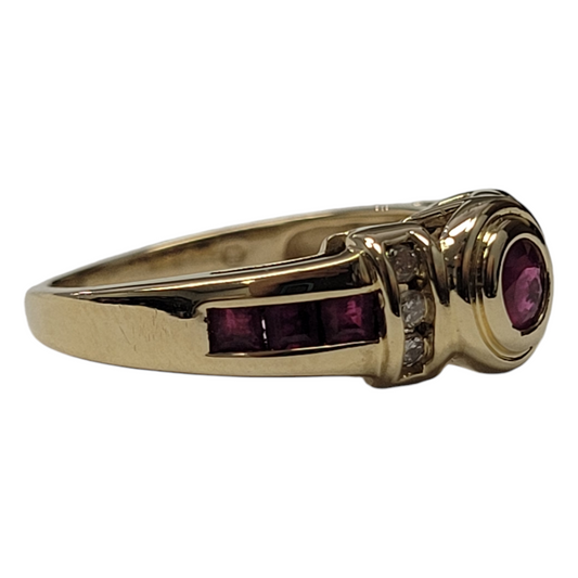 Yellow Gold Bezel Set Fashion Ring
